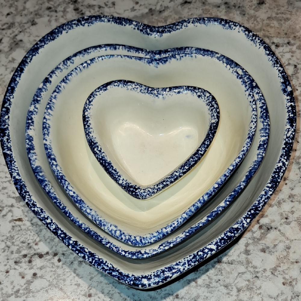 Vintage Ceramic Heart-Shaped Blue and White Nesting Bowls 1987